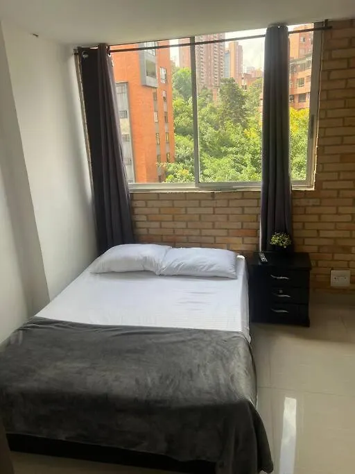 Lindo Apartamento Poblado 111 Medellín 0*,